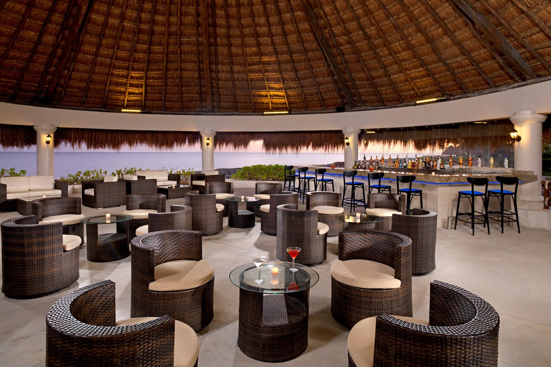riv-hard-rock-riviera-maya-bar-martini-01