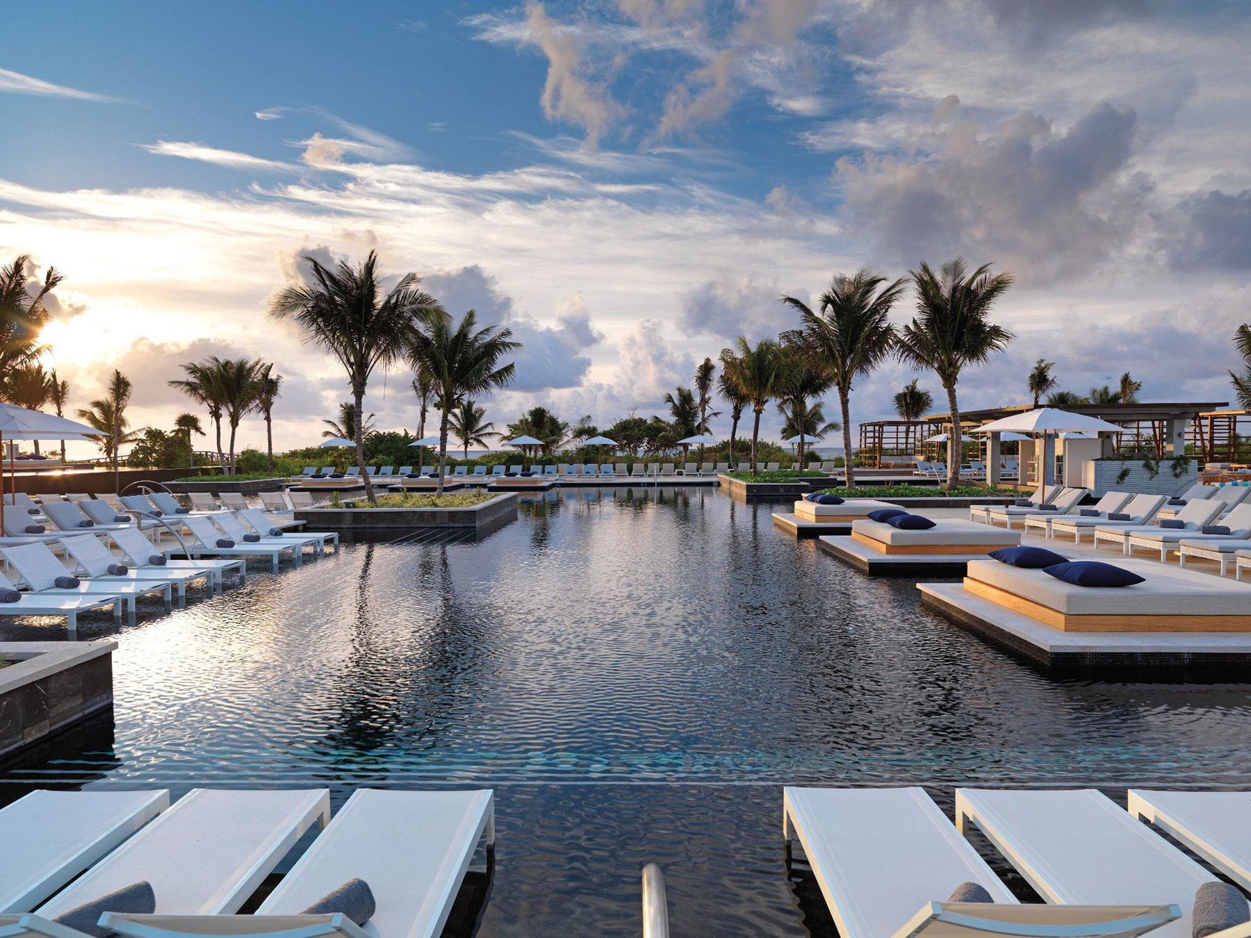 riv-unico-hotel-riviera-maya-pool-unica-02