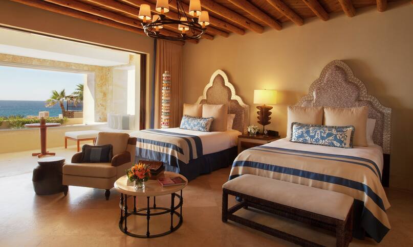 Two Queens Queens Deluxe Ocean View with Plunge Pool