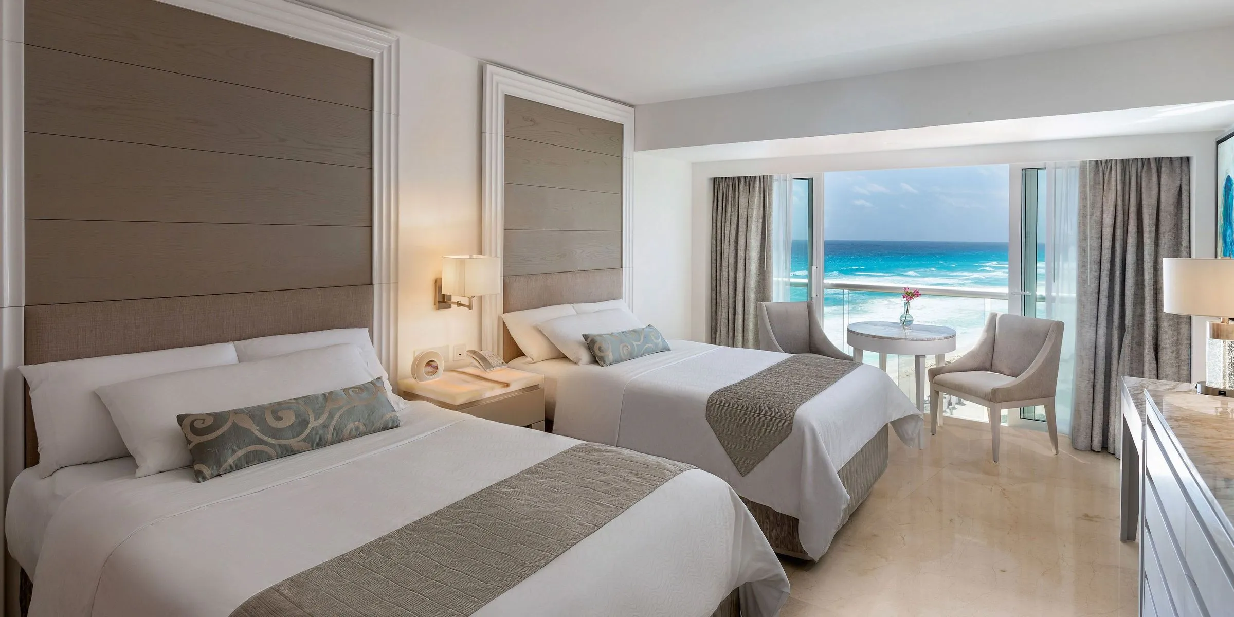 Royale Deluxe Ocean View – Double Beds