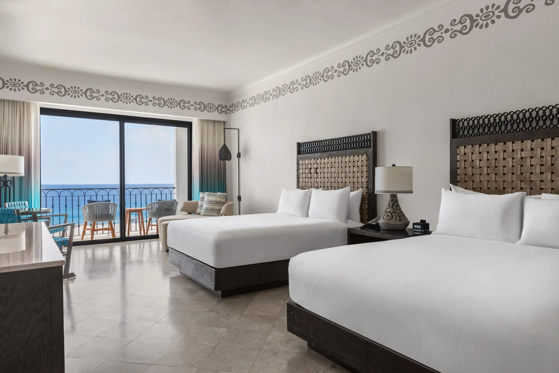 Deluxe Queen Beds Oceanfront Balcony