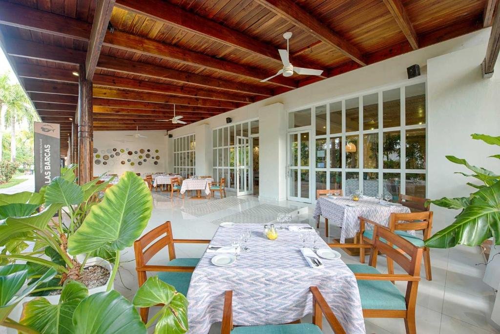 Grand Sirenis Punta Cana Resort resort