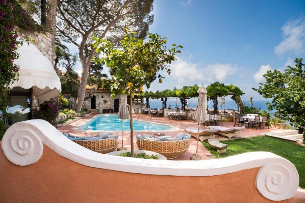 Punta Tragara resort