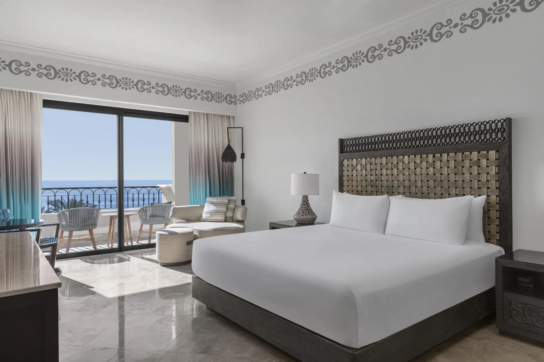 Deluxe King Bed Ocean View Balcony