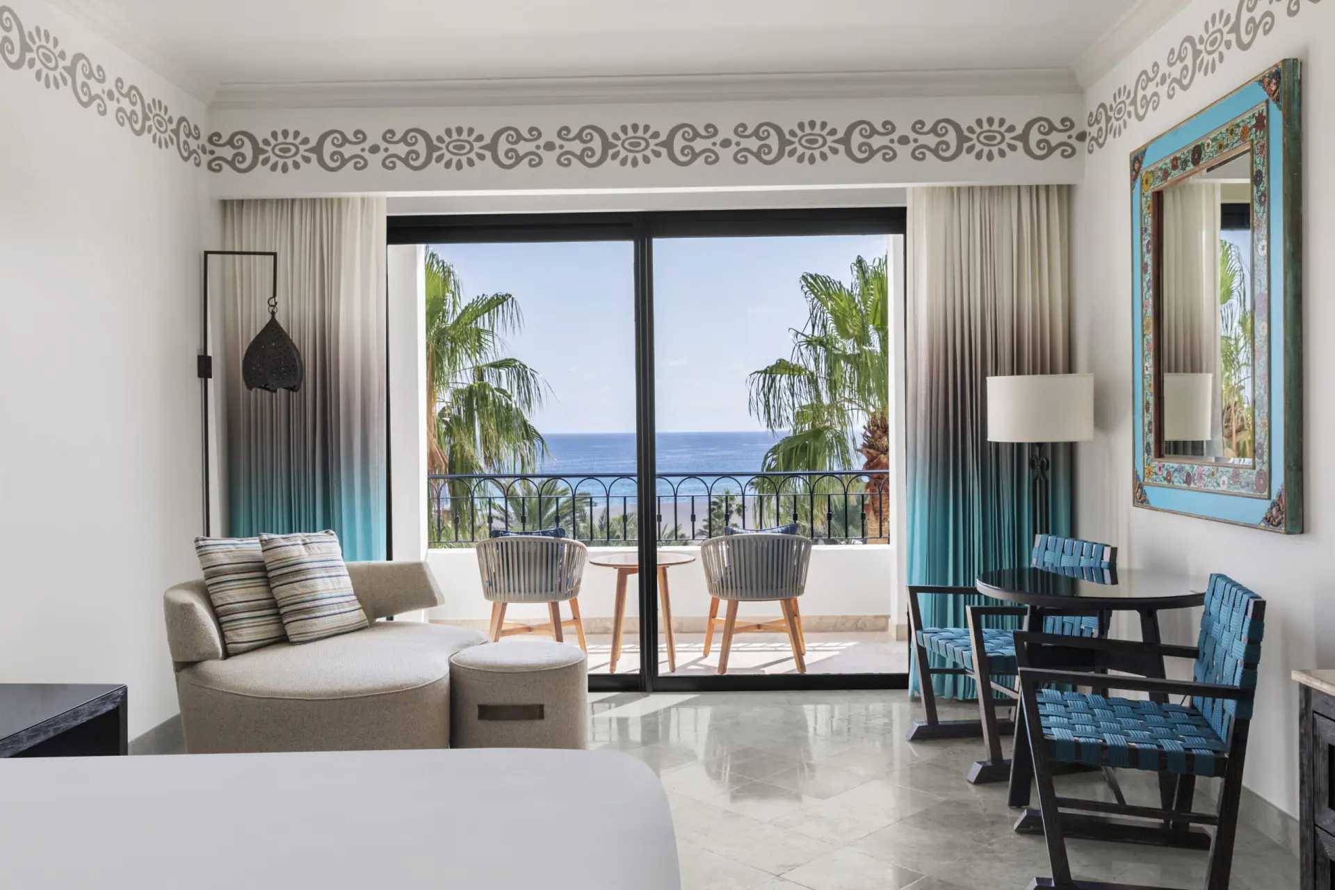 Deluxe Queen Beds Ocean View Balcony