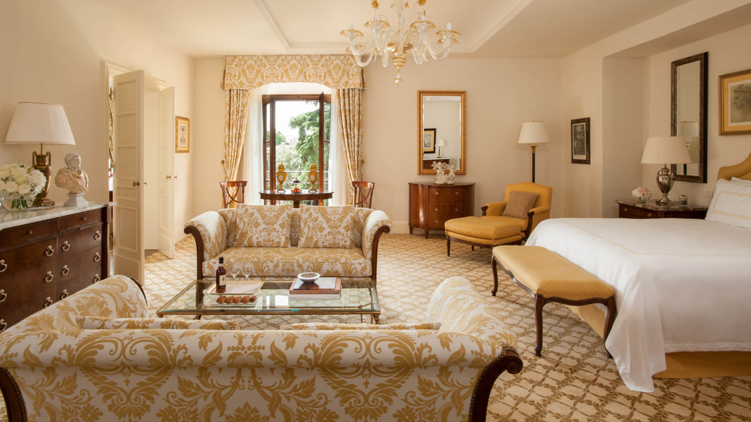 Deluxe Executive Suite