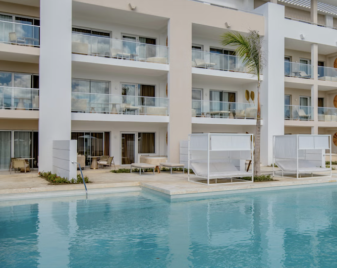 Swim Up Suite