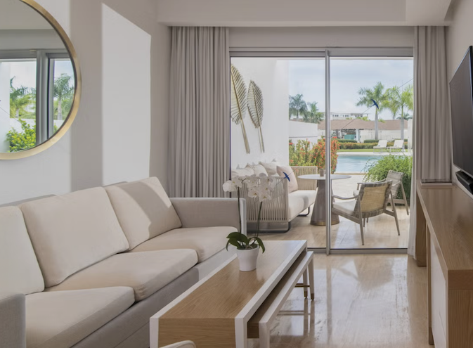 Family Concierge Swim Up Suite
