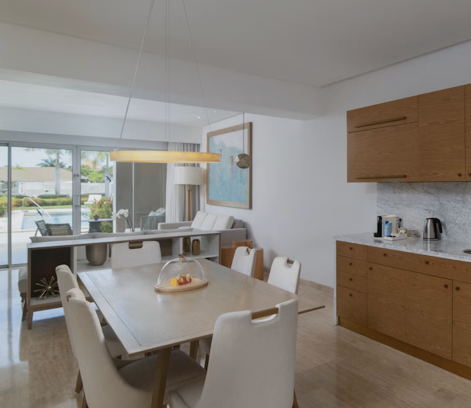Family Concierge Two Bedroom Master Swim Up Suite
