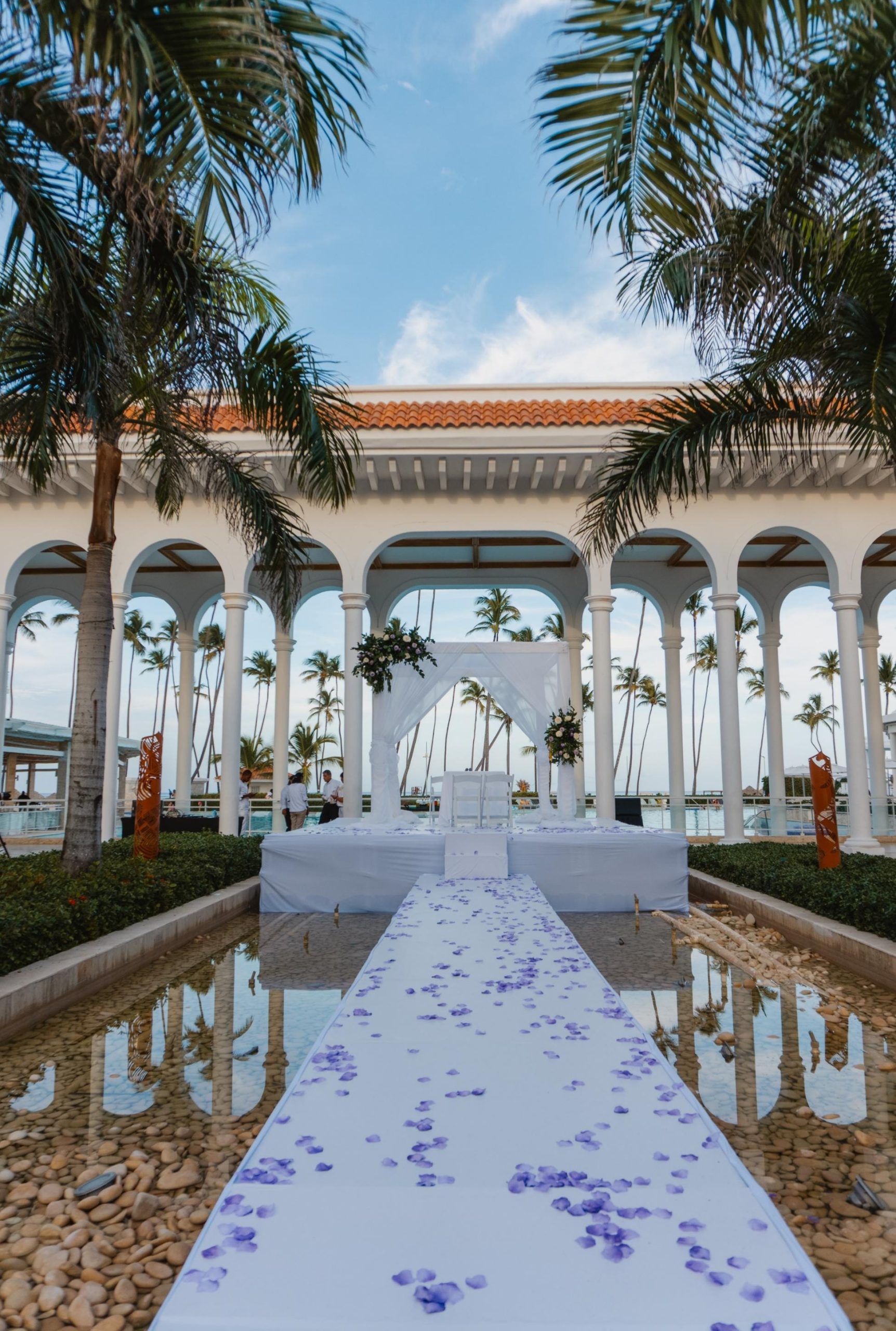 Colonial Plaza