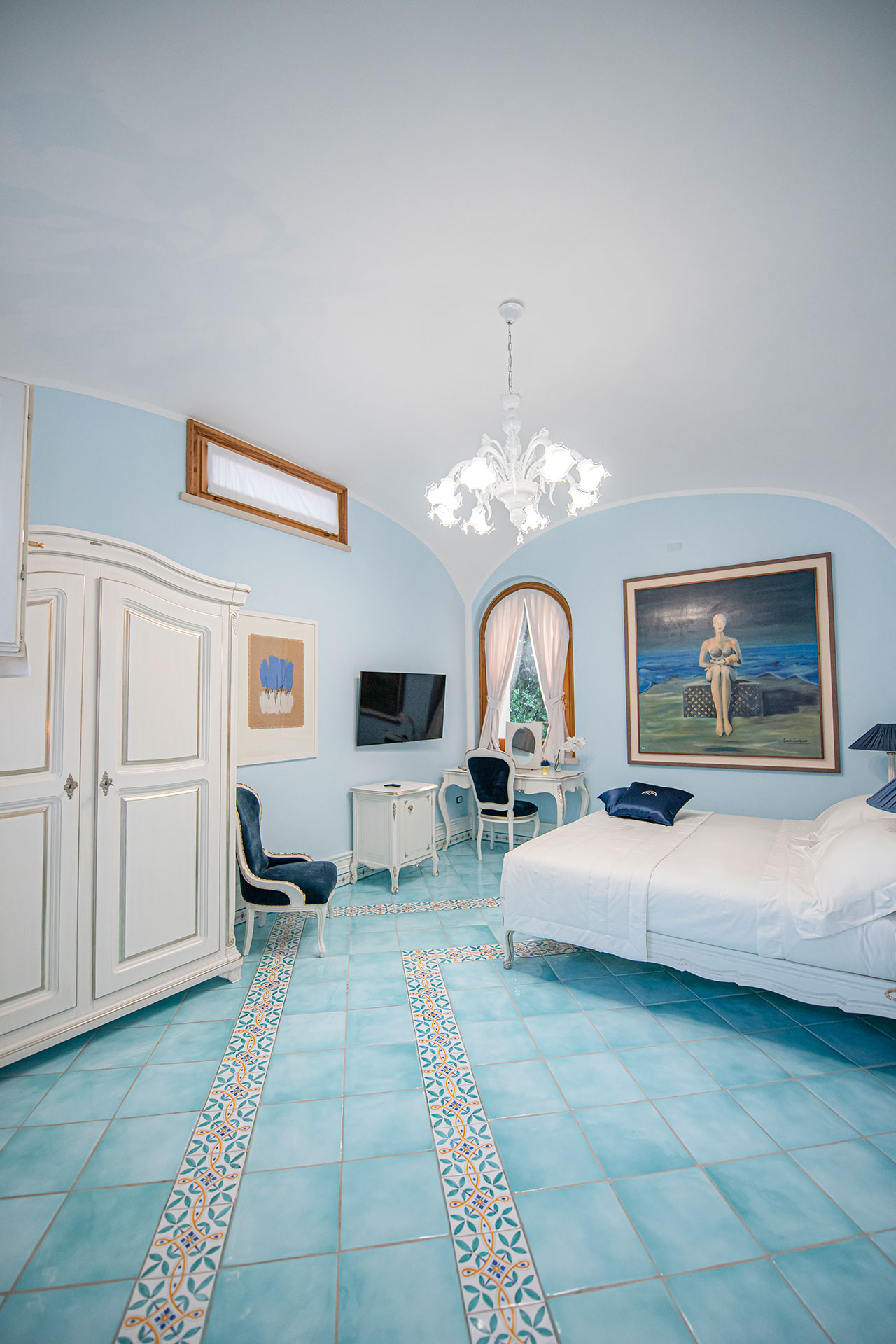 Curiosity Deluxe Room