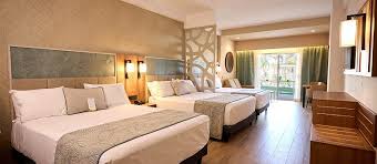 Friends & Family Room
