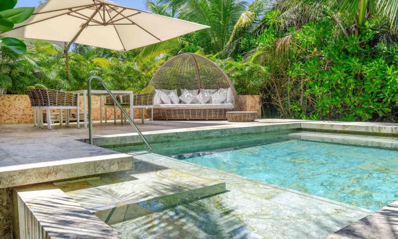Suite Private Pool Garden View