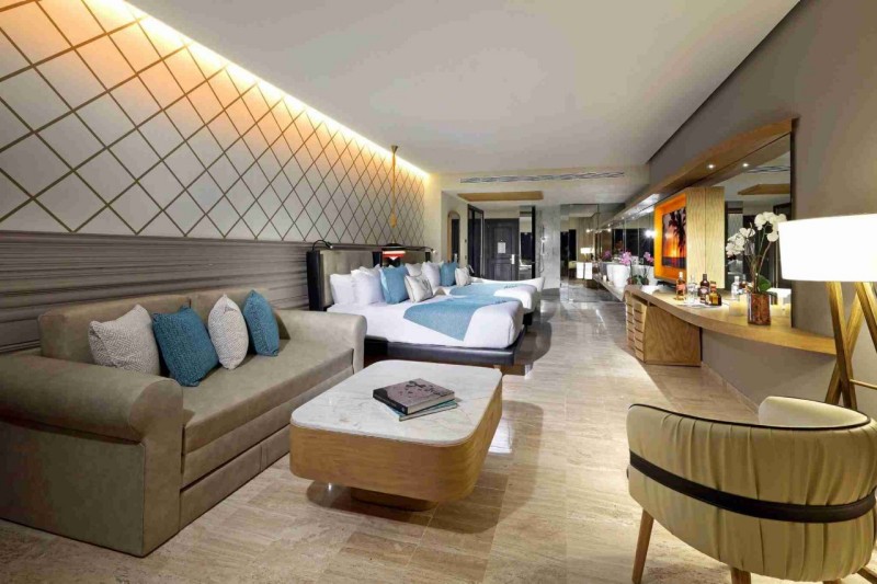 Junior Suite Poolside Ocean View