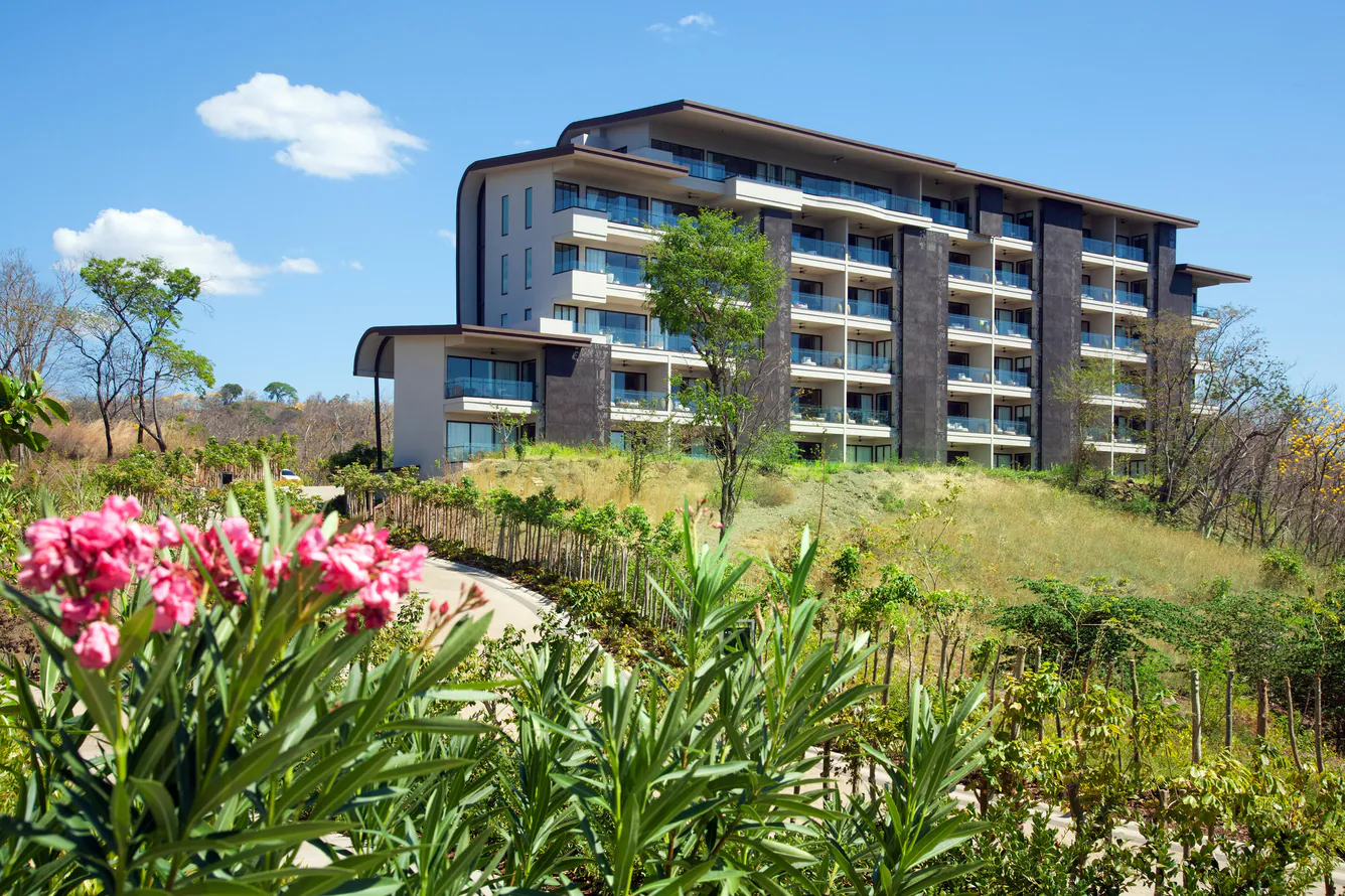 lirwh-exterior-9098-hor-clsc