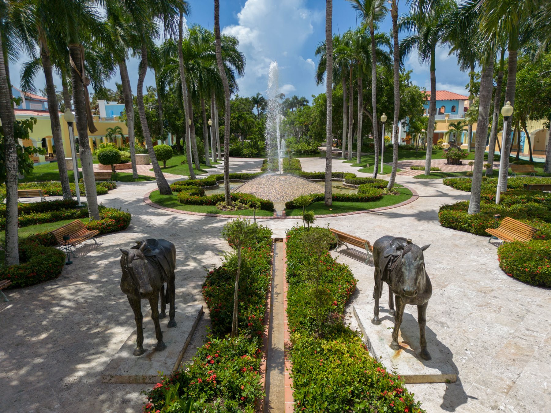 lmr-iberostar-hacienda-dominicus-grounds-01