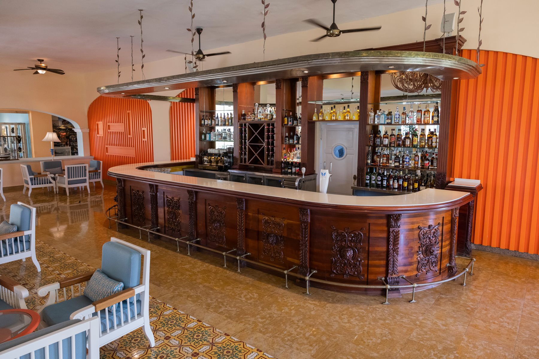 lrm-iberostar-hacienda-dominicus-bar-el-trapiche-02