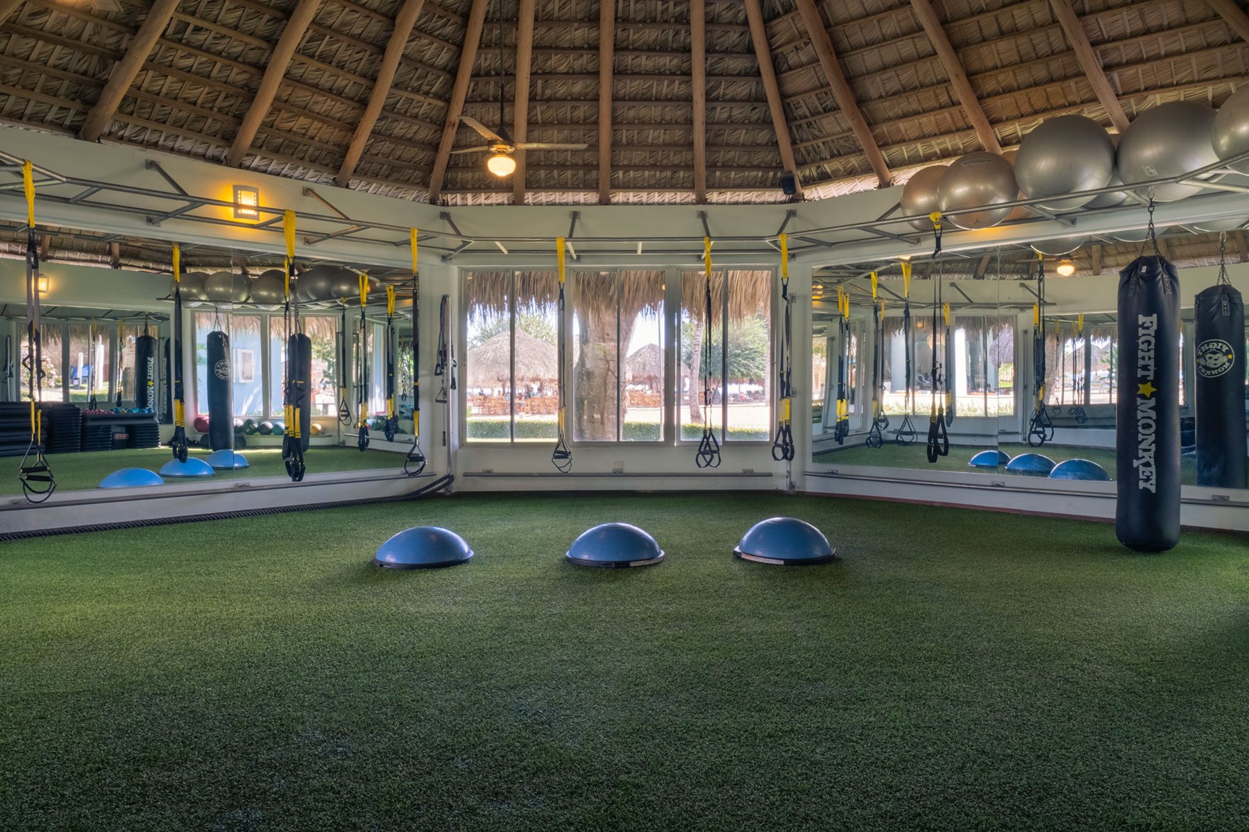 lrm-iberostar-hacienda-dominicus-gym-02