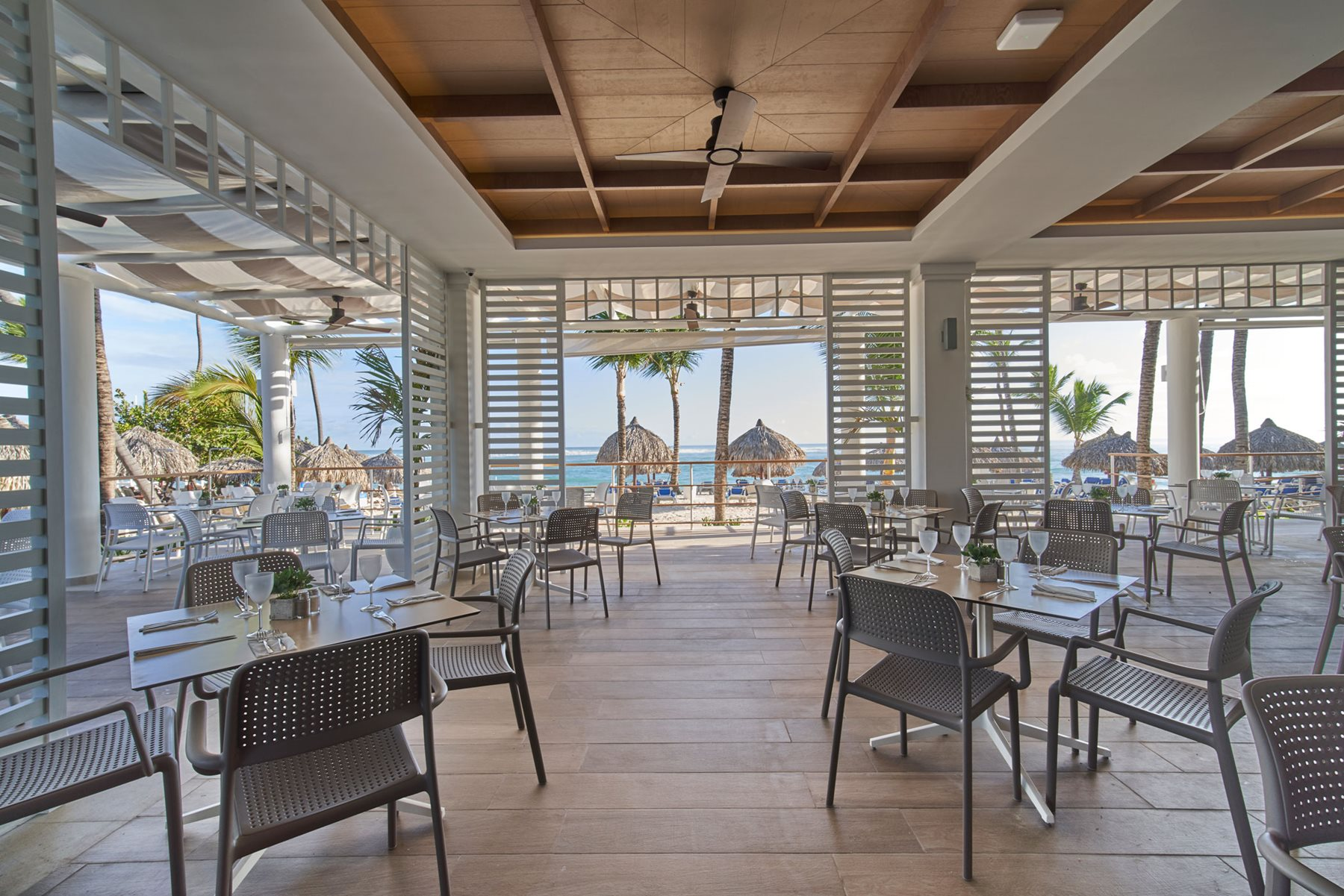 puj-bahia-principe-grand-punta-cana-resto-las-olas1-01.webp