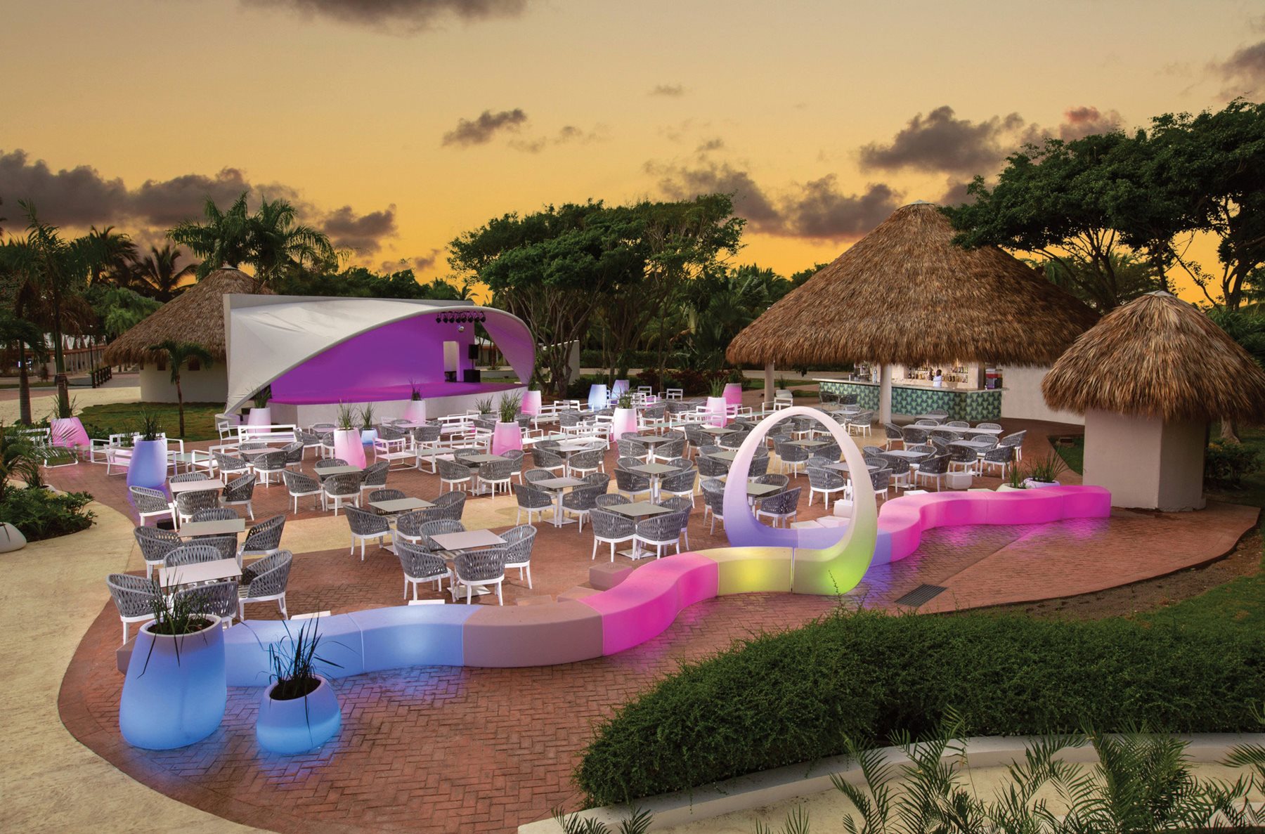 puj-grand-sirenis-punta-cana-bar-cana-01