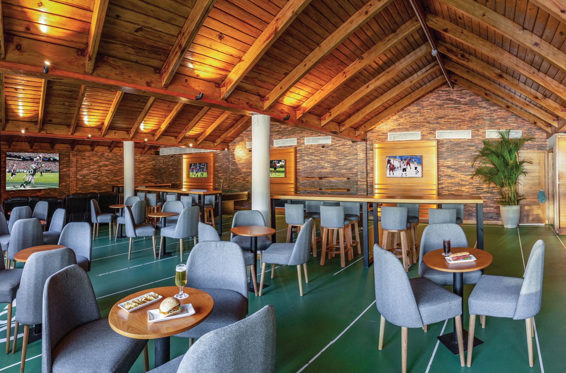puj-grand-sirenis-punta-cana-bar-sports-01