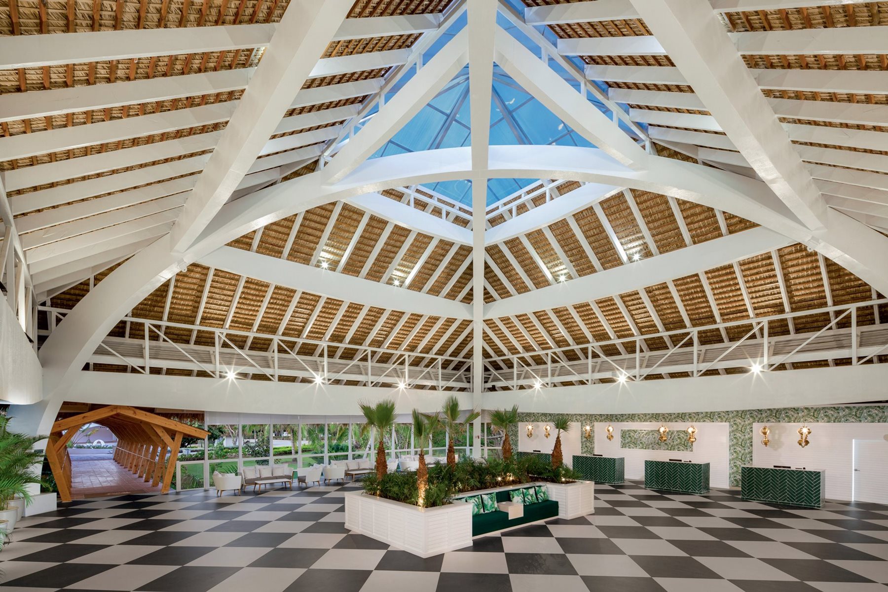 puj-grand-sirenis-punta-cana-lobby-01