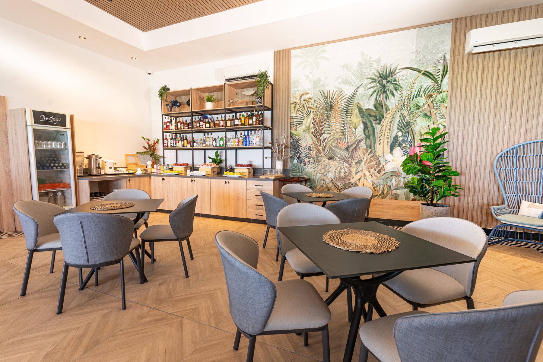 puj-ocean-blue-sand-privilege-lounge-01