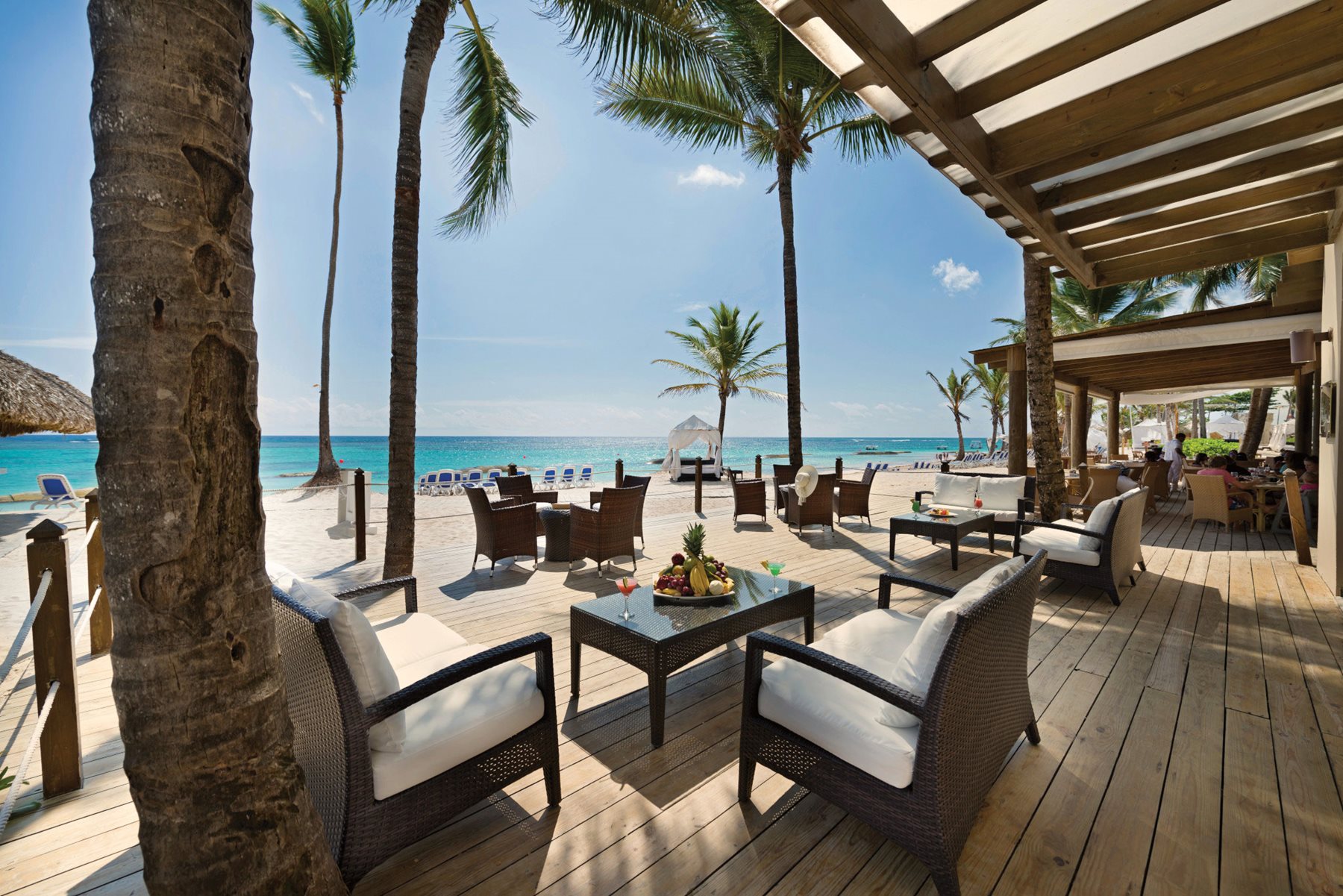 puj-ocean-blue-sand-privilege-lounge-03.jpg