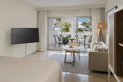 The Reserve Adults Only Junior Suite Swim Up