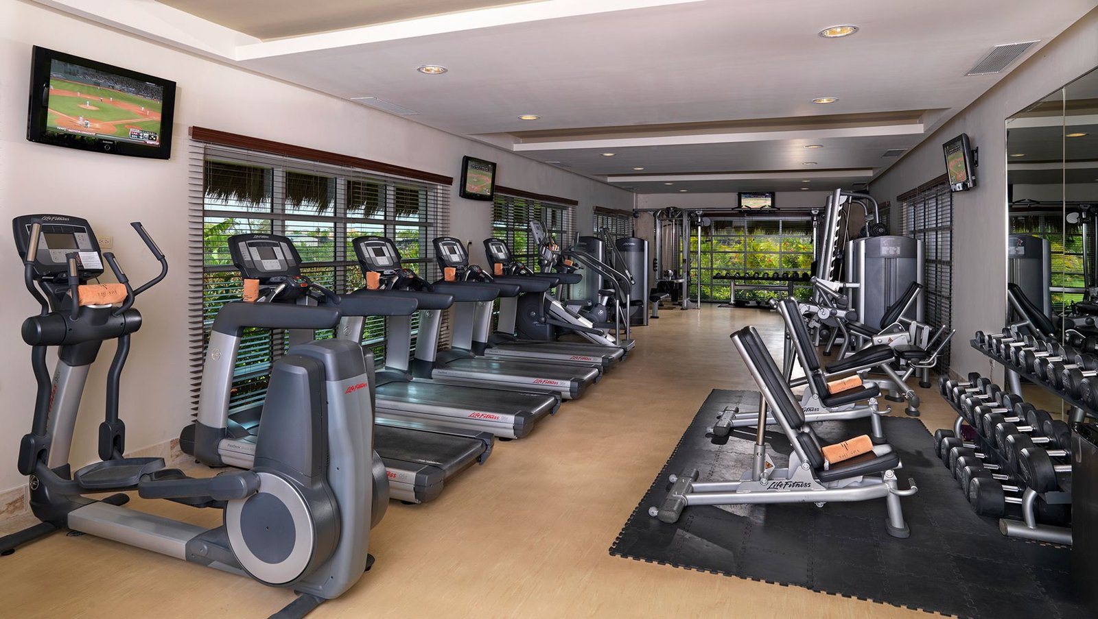 puj-zel-punta-cana-gym-01