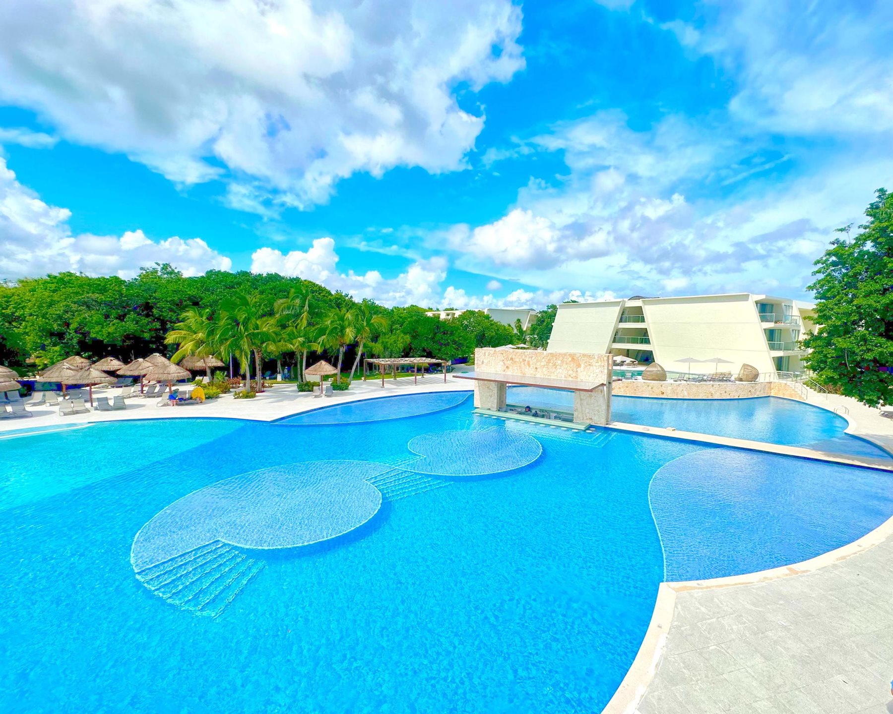 riv-grand-sirenis-mayan-pool-05