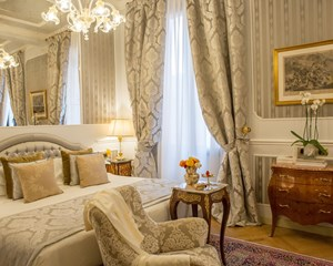 Grand Deluxe
