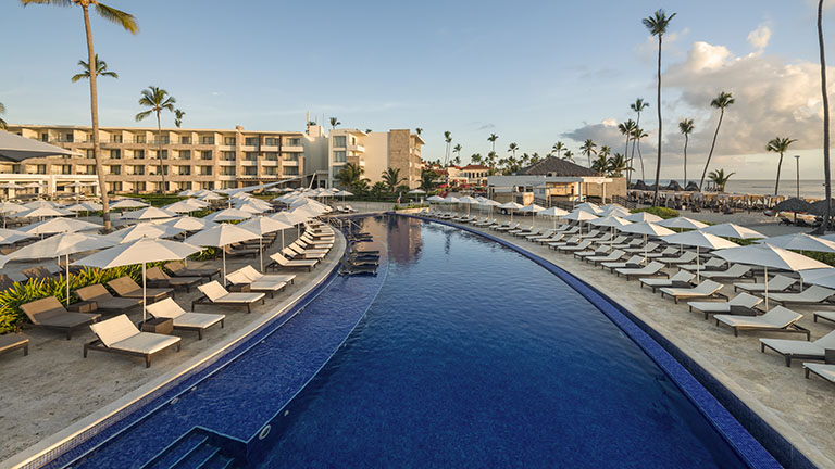 royalton-bavaro-infinity-pool