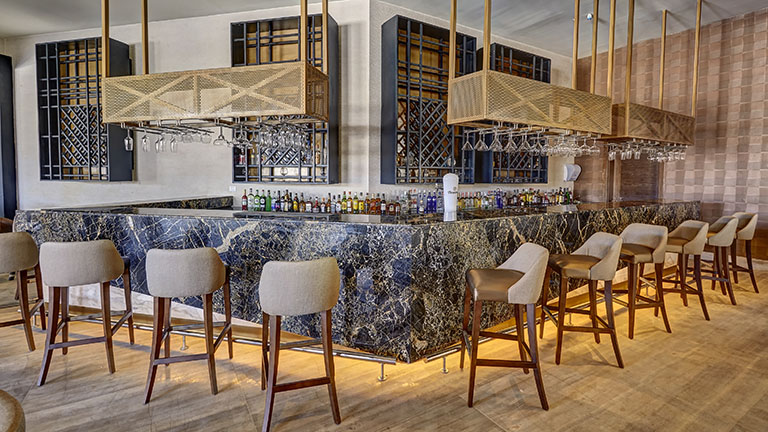 royalton-bavaro-lobby-bar