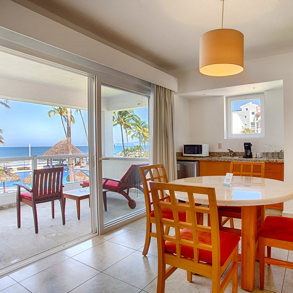 Emotions Select Three-bedroom Suite Oceanfront