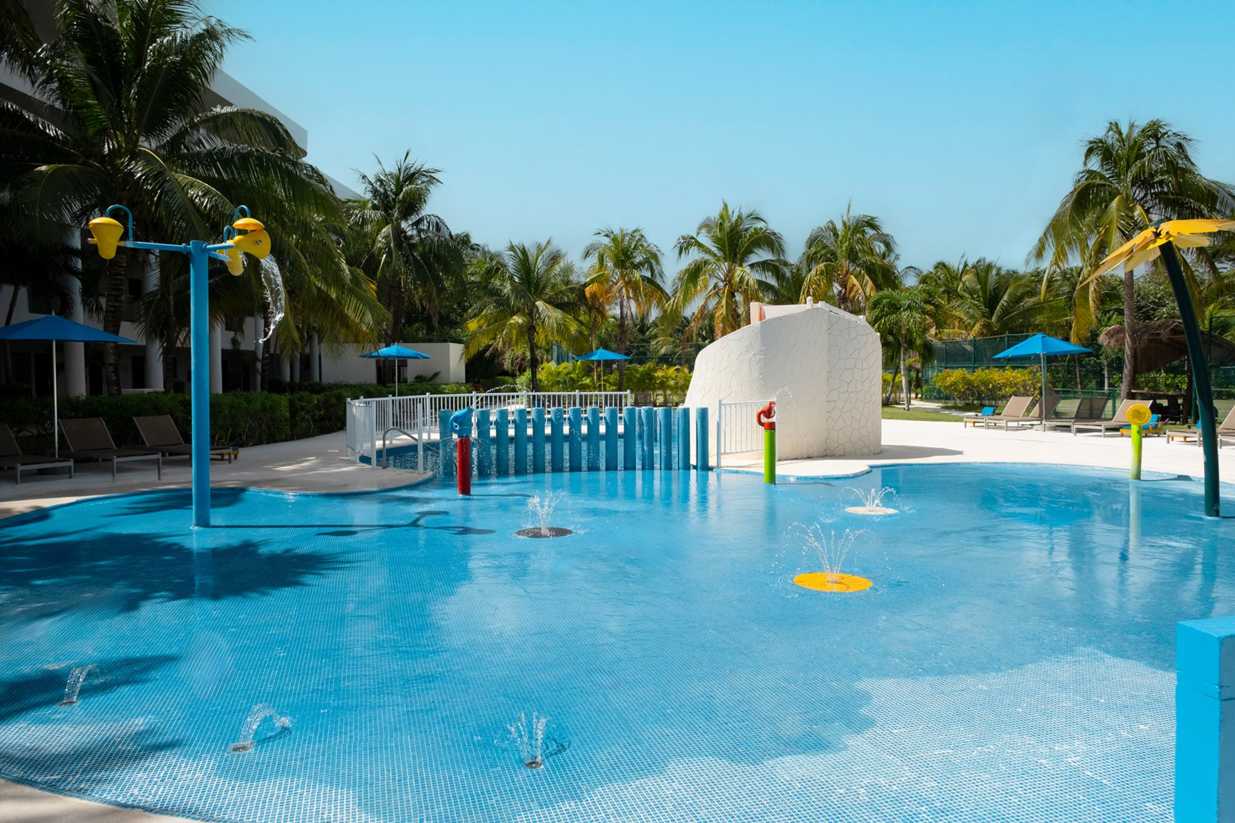 riv-iberostar-selection-riviera-cancun-kids-pool-01.jpg-1.webp