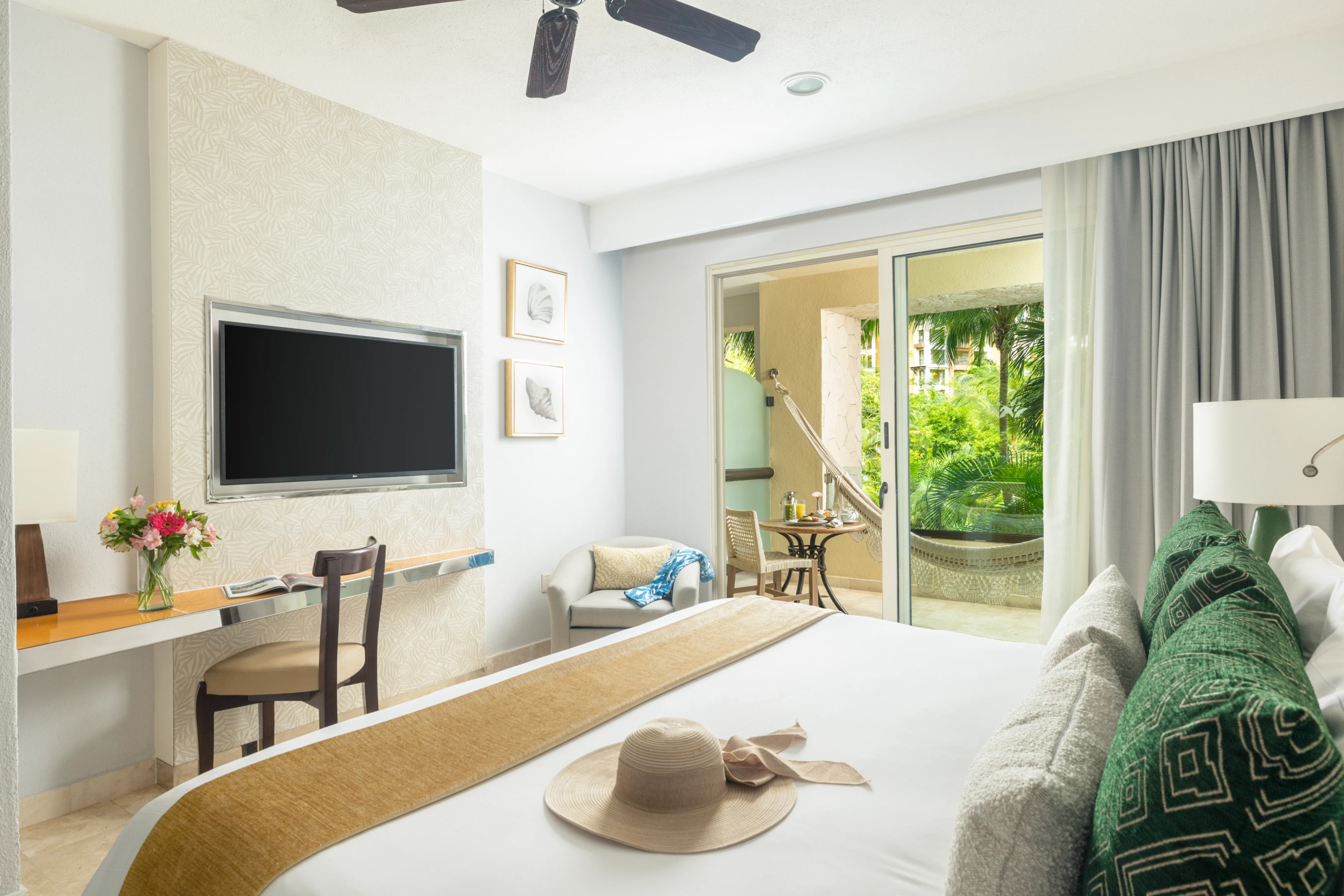 Deluxe Garden View Family Suite