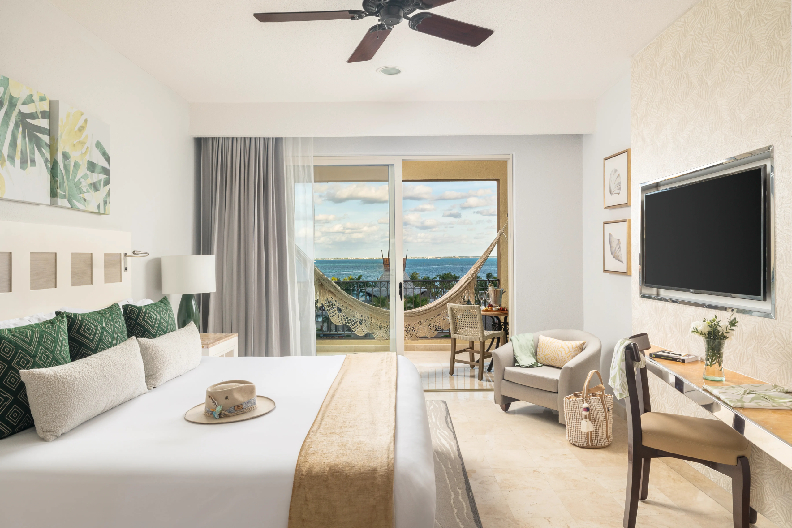 Deluxe Ocean View Family Suite