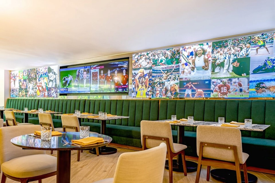 legends-sports-bar-vpcn-gallery-3-w1144h640.webp