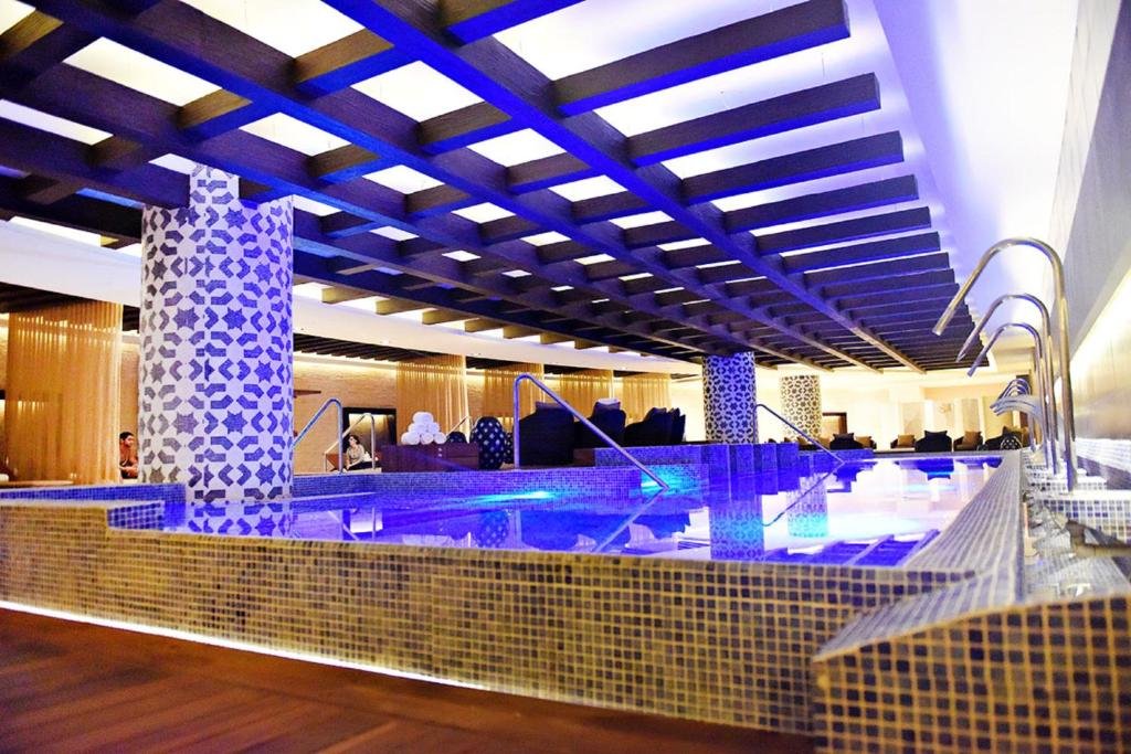 Royalton Riviera Cancun resort