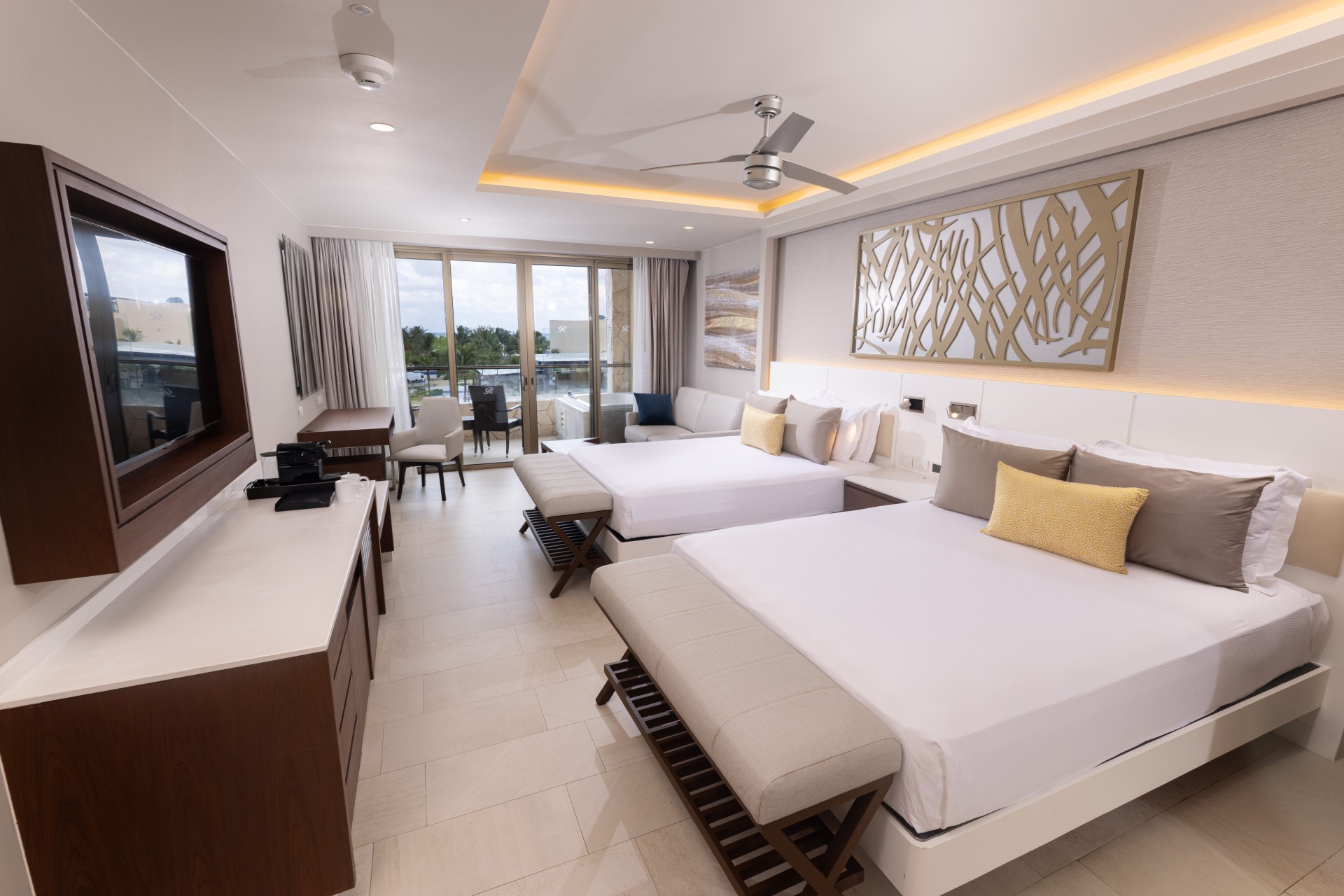 Diamond Club Luxury Suite with Terrace Jacuzzi