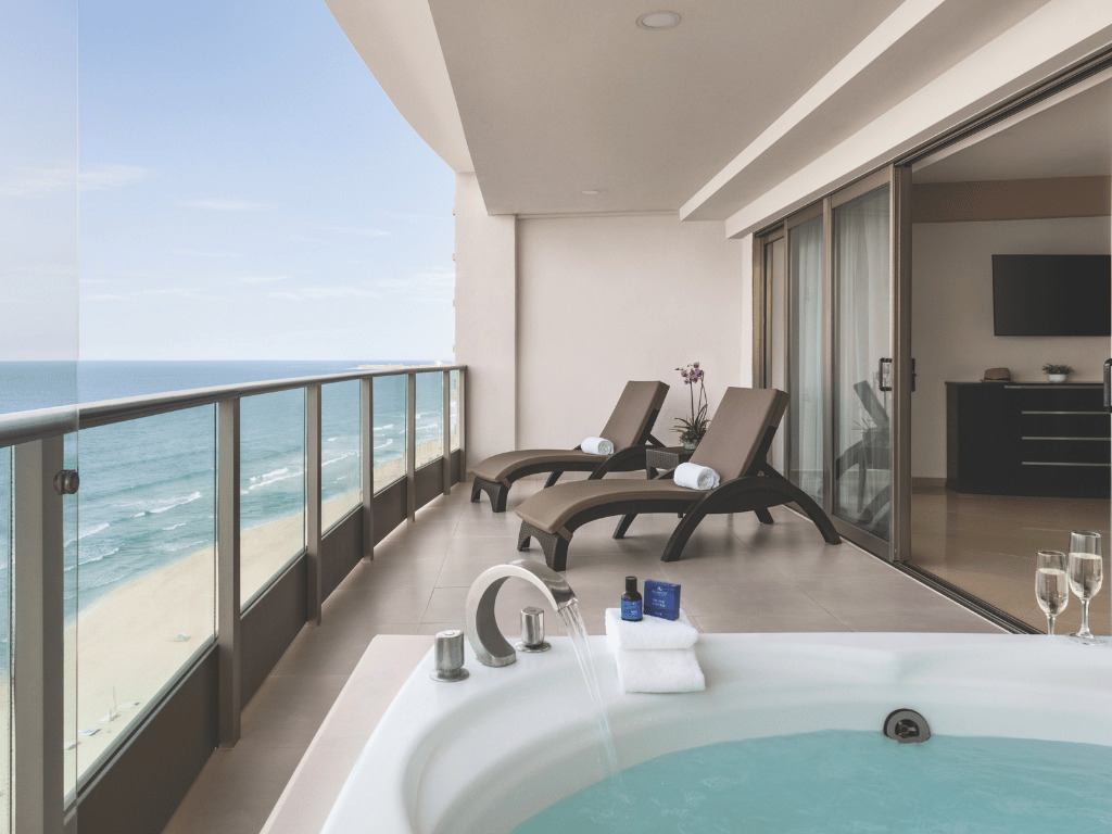 Oceanfront Suite King