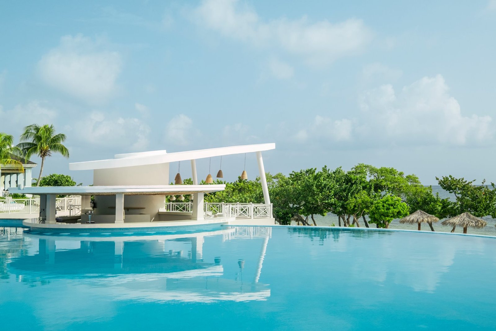 mbj-iberostar-rose-hall-beach-bar-deep-blue-01