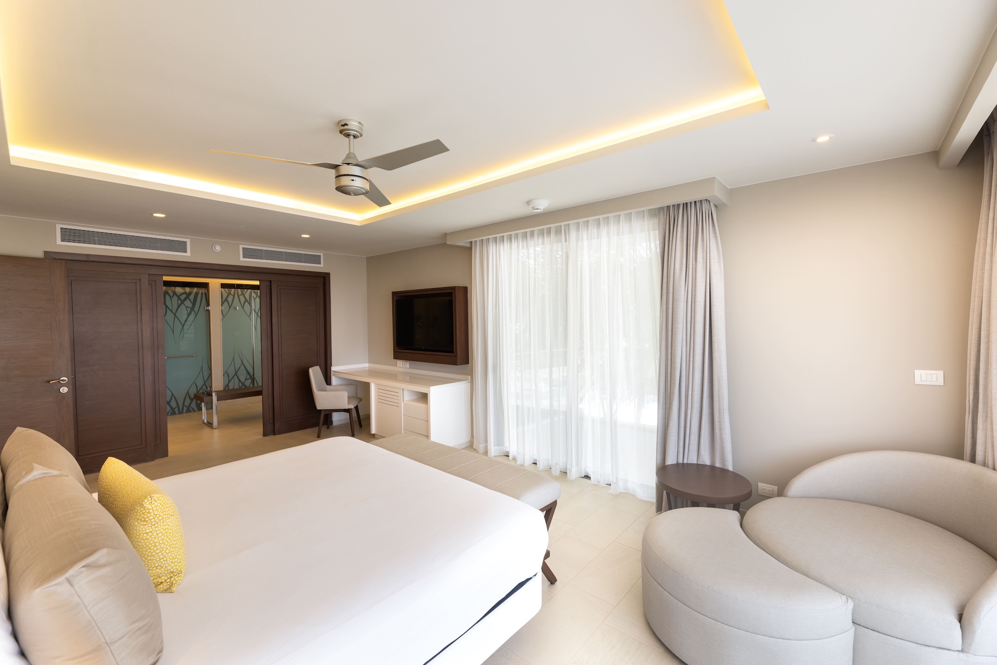 Diamond Club Luxury Presidential One Bedroom Suite