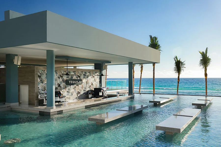 swim-up-bar-riu-ventura-2
