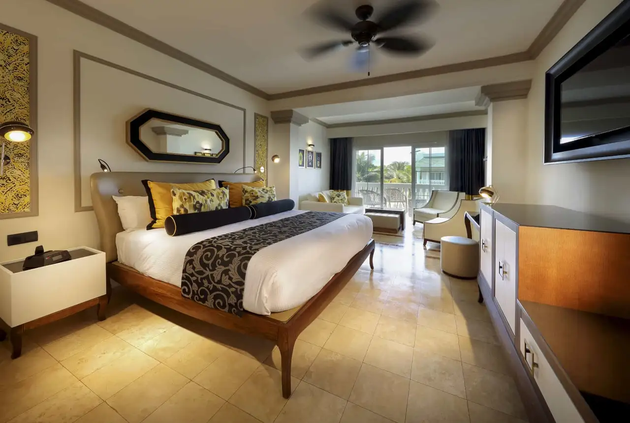 The Signature Level Junior Suite