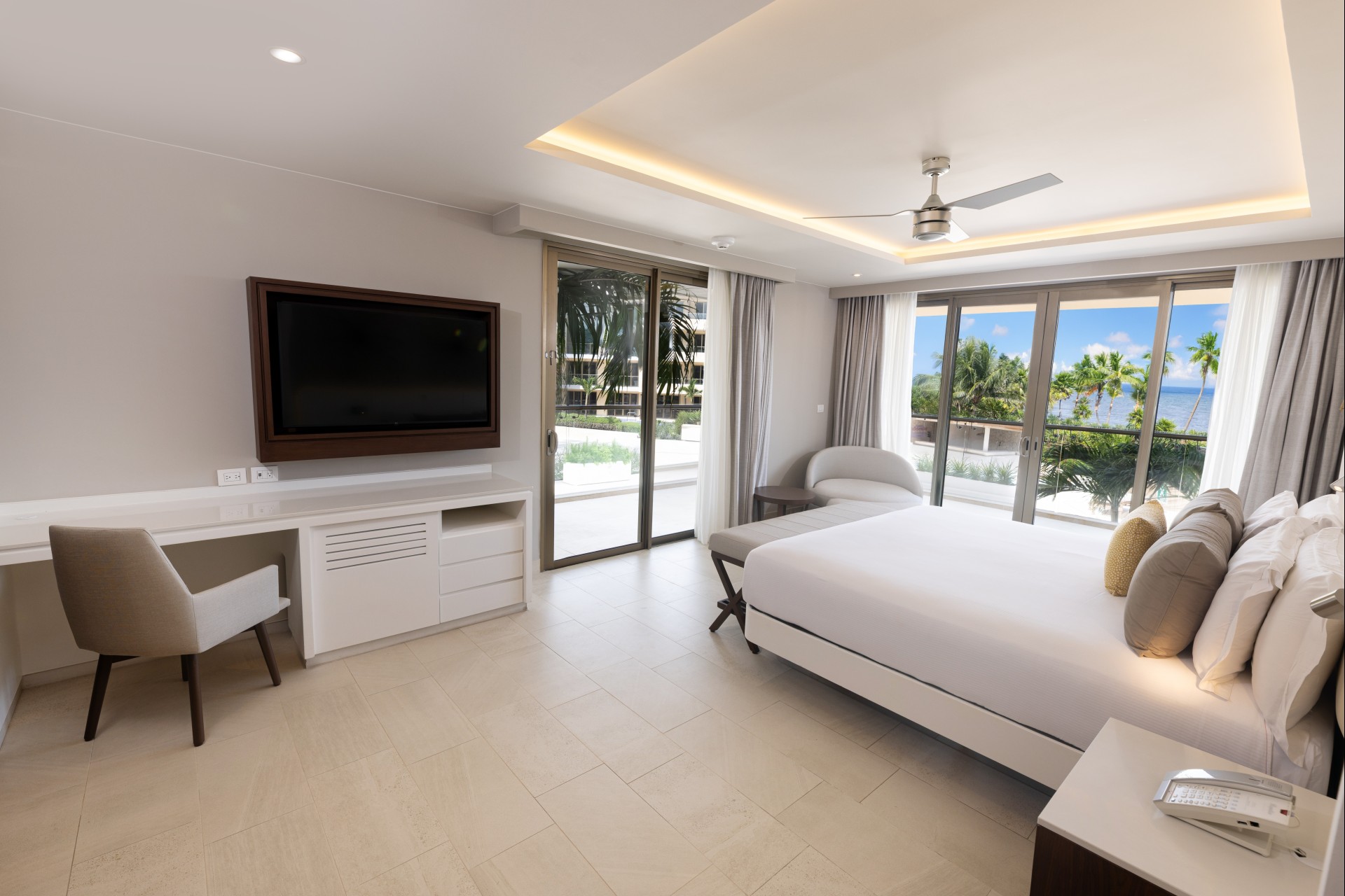 Diamond Club Luxury Presidential One Bedroom Suite