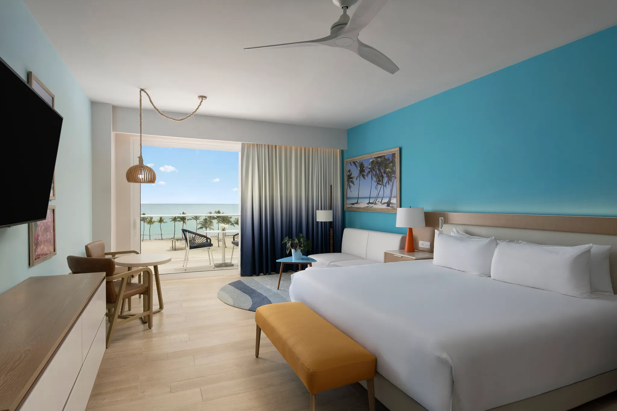 Preferred Club Deluxe Ocean Front Swim-Out King