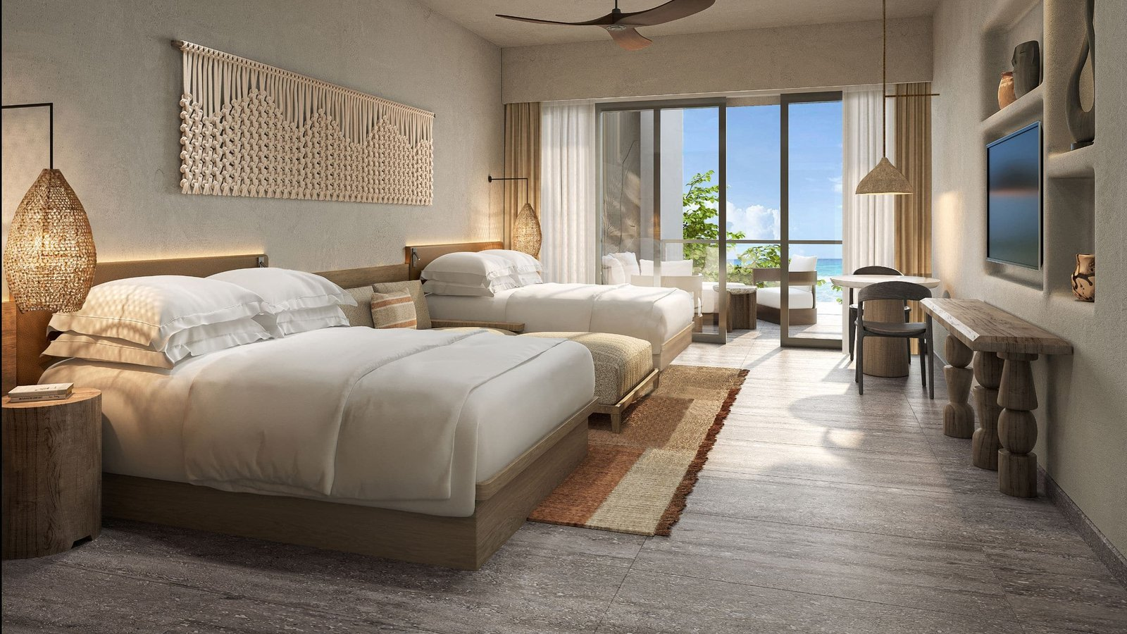 2 Queen Beds with Balcony