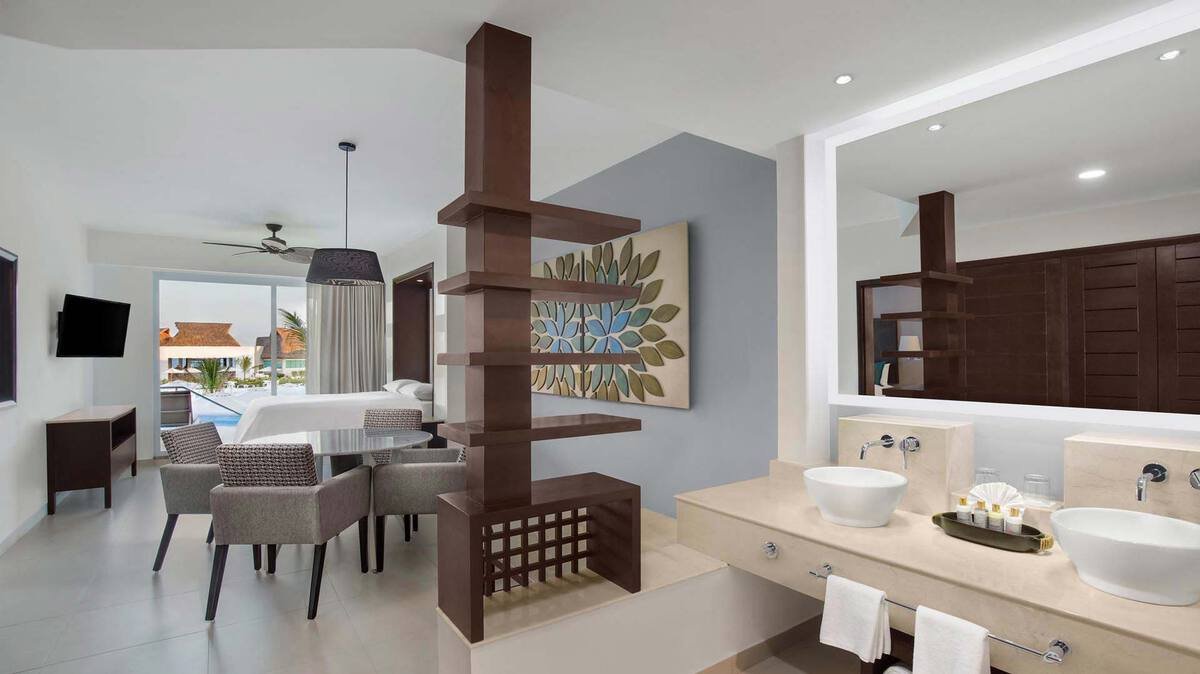One Bedroom Suite Swim-Up Platinum at Ventus at Marina El Cid Spa and Beach Resort 